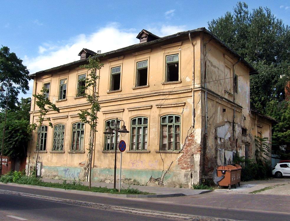 vechea școală catolică din spatele bisericii (2017)